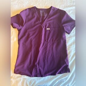 Figs deep purple Catarina top size small